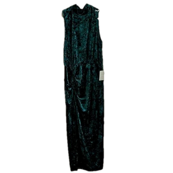 Wayf Dresses & Skirts - NWT Wayf Crushed Green Velvet Dress​​​​​​ - size L